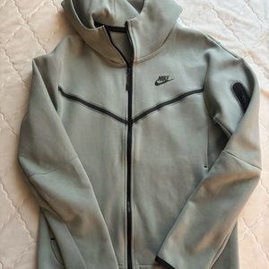 Nike tech small